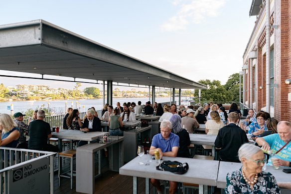 The restaurant still boasts its expansive outside section.