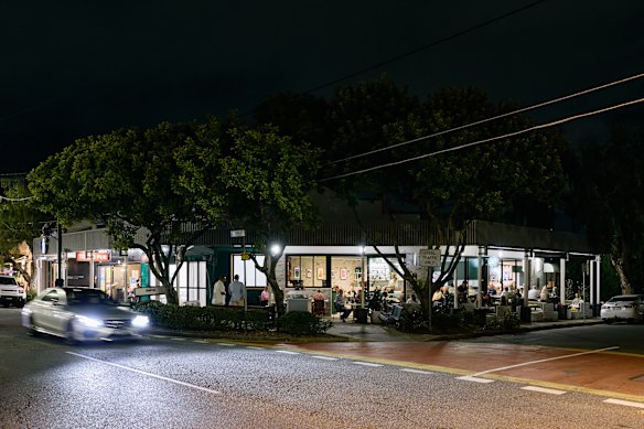 Romeo has been filling with eager Bulimba locals since its first service.