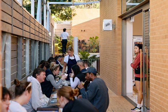 Unlike their predecessor, bakery, idle is a total service coffee.