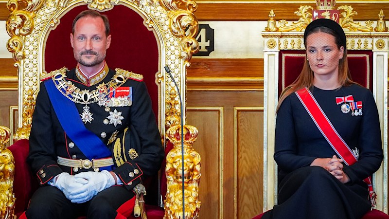 Norway's new king stands with daughter to take oath, as support for scandal-hit royals recovers