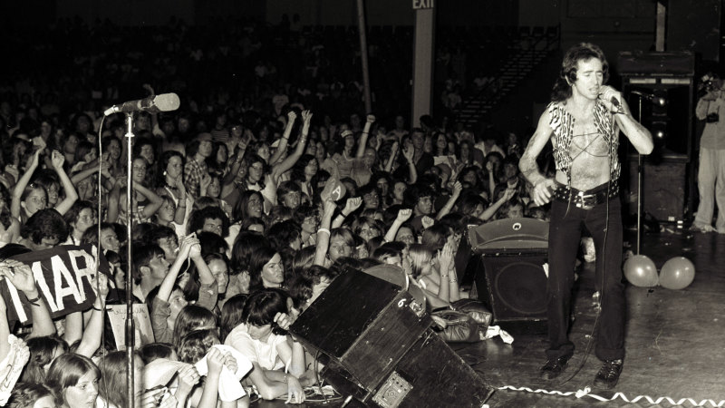 Ac Dc S Back In Black Is 40 Years Old Why It Still Matters