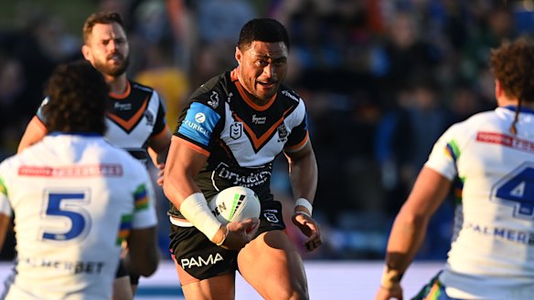 Stefano Utoikamanu during his time at the Tigers.