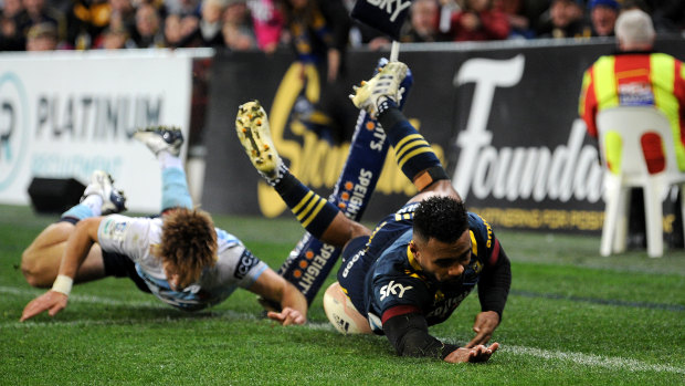 Jona Nareki scores another for the Highlanders in their rout of the Waratahs.