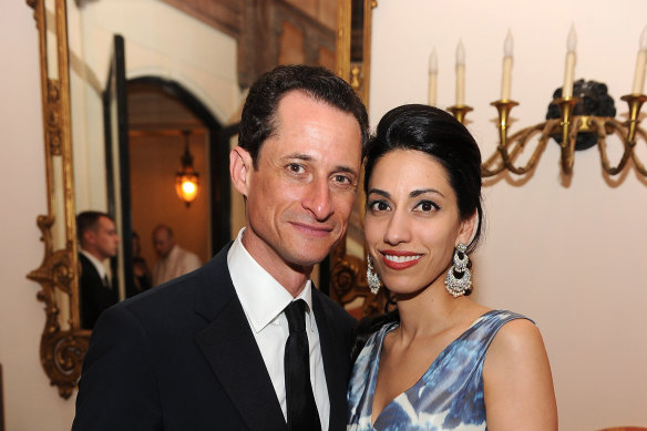 Abedin with Weiner at a reception following the White House Correspondents’ Dinner in 2011: the first event she had attended after learning she was pregnant. 