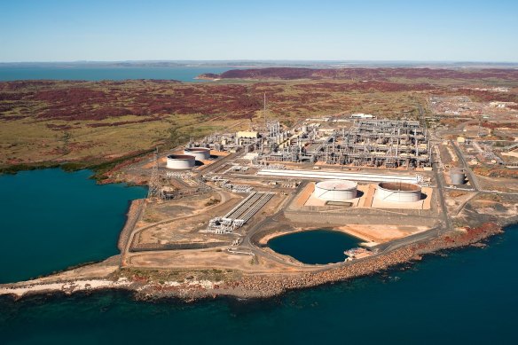The WA govenrment has approved the extension of the North West Shelf plant near Karratha.
