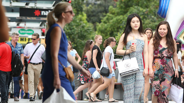 The Reserve Bank has noted there is little evidence yet that the government's tax cuts are being spent by the nation's shoppers.