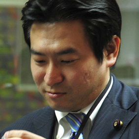 Japanese ruling party MP Tsukasa Akimoto has been arrested.