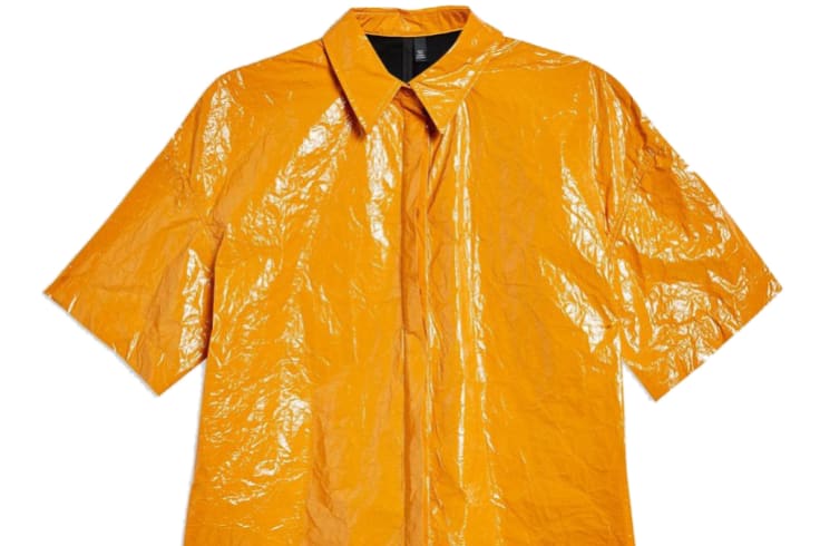 Boutique "Paper Runner" shirt.
