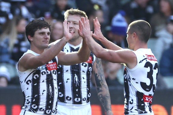 Pendlebury winds back the clock as Magpies lead Crows