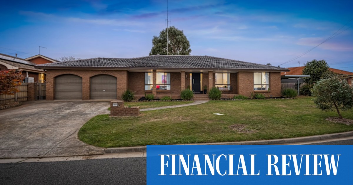 afr.com - Michael Bleby - This $637k auction shows investors are still in the market
