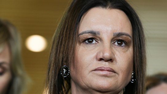 Jacqui Lambie says she will support the union-busting bill if John Setka doesn't resign from the CFMMEU