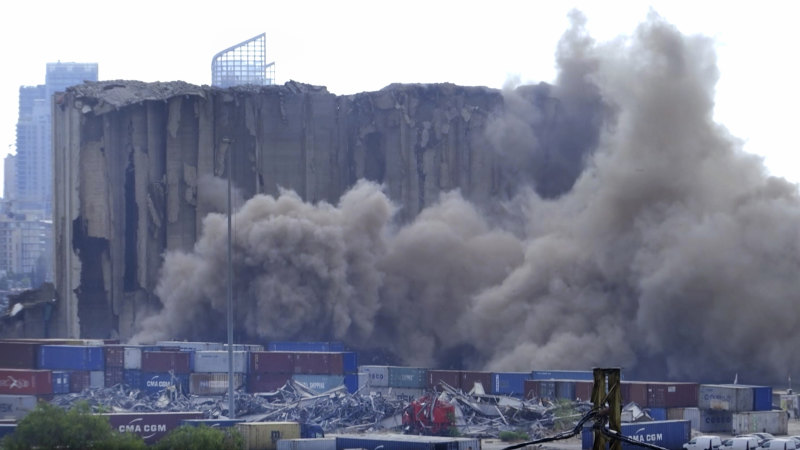 Beyrut silosu çöktü, patlama yıldönümüne yaklaşan travmayı canlandırdı