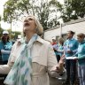 Independent candidate for Warringah Zali Steggall greets early voters and casts her vote at Balgowlah North Public School. Sydney. ausvotes22 Saturday 21 May, 2022. Photo: Louise Kennerley/The Sydney Morning Herald SMH