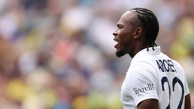 A última coisa que Head queria fazer era atacar rapidamente a incendiária inglesa Jofra Archer (foto).