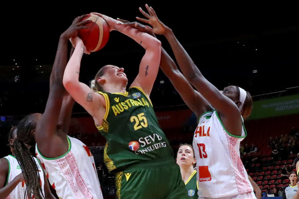 Lauren Jackson drives to the basket in the Opals’ win over Mali on Friday night.