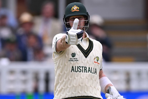 A thumbs up from Steve Smith.