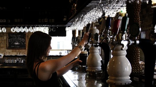 Pubs, clubs and hotels have called for an extension of the JobKeeper scheme.  