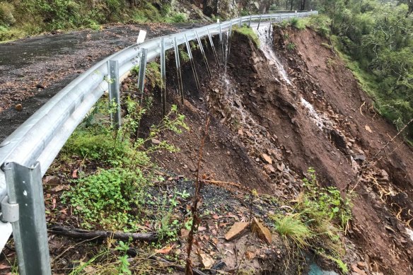 Jenolan Caves Road. 