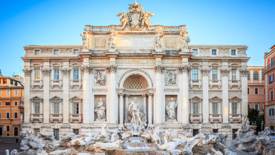 Trevi Fountain, Italy.