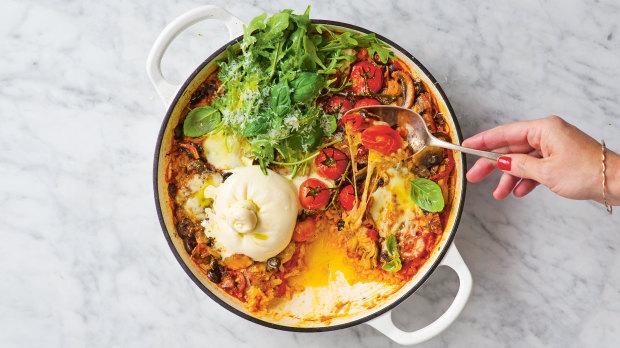 This crispy, chewy one-pot pizza rice has all the flavours of a vegetarian supreme