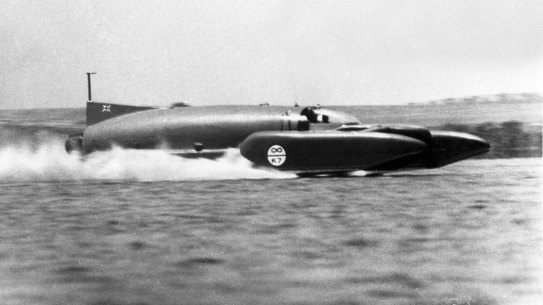Donald Campbell sends Bluebird flying across the water at Lake Dumbleyung on December 31, 1964