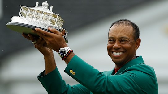 It's the first time Woods has donned the green jacket as the Masters golf winner in 11 years.