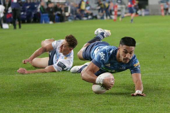 Rieko Ioane scores for the Blues to help condemn the NSW Waratahs to a 10th consecutive defeat.
