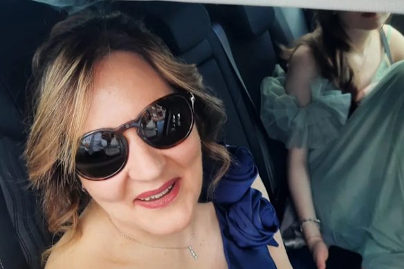 Antonella Di Jelsi si è sentita male dopo un pranzo prenatalizio.