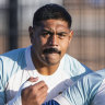 Will Skelton and the Wallabies train in icy temperatures in Edinburgh.