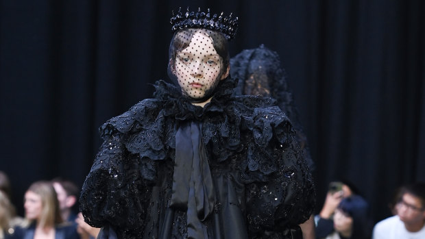 Grief for the Queen takes over the runway at London Fashion Week
