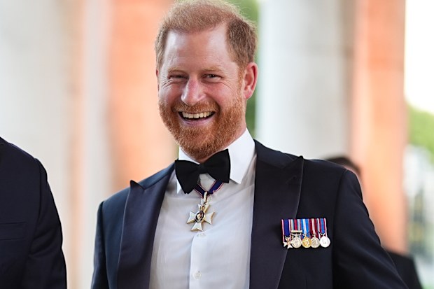Prince Harry makes his first appearance since returning to the UK at  Invictus Spirit awards | Nine.com.au