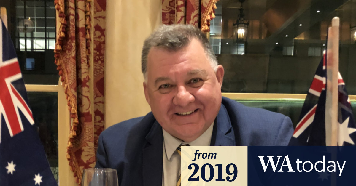 Liberal MP Craig Kelly says Tuvalu 'floating, not sinking' in monarchist dinner speech about ABC