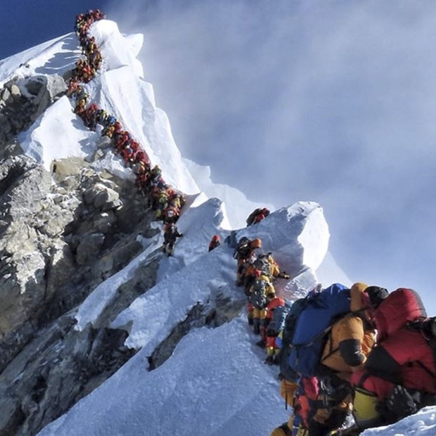 Everest 2025 rescue racer