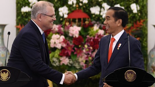 Scott Morrison clinches 'win-win' free trade deal with Indonesia