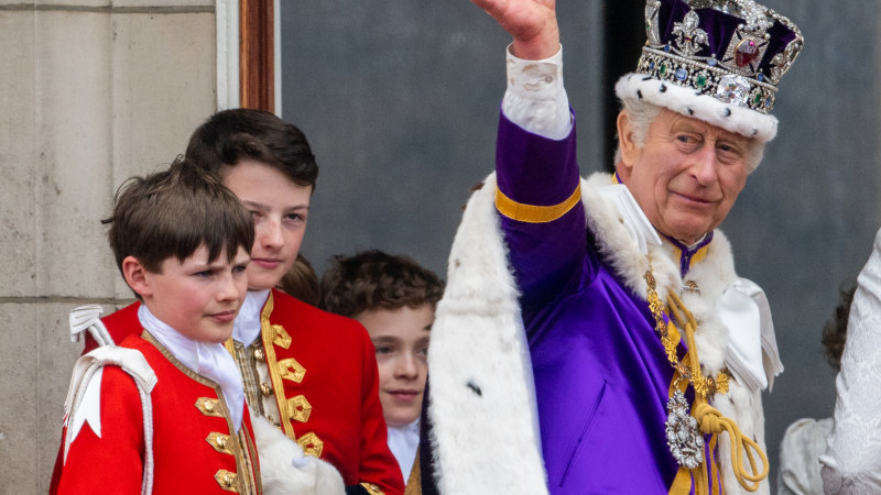 Charles'ın büyük sirki görkemliydi ama bu kral uzun süre üzerimizde hüküm sürmeyecek.