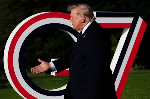 Donald Trump arriva lunedì (ora francese) alla riunione del G7 in Francia.