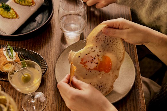 Egg Jumpers em Many Little.