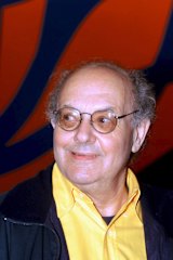 Conceptual artist Sol LeWitt in 2000.