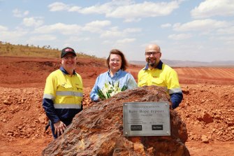 Hope Downs: Rio Tinto iron ore chief executive Chris Salisbury, Hancock Prospecting Group executive chairperson Gina Rinehart, Greater Hope Downs general manager Gaby Poirier in 2018.