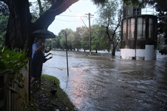 Flooding of the Hawkesbury River is expected to exceed that of the 1961 flood.