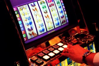 The Berejiklian government will introduce a gambling card for poker machines. 
