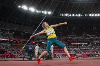 Kelsey-Lee Barber dobrze wystartowała w finale oszczepów kobiet i stawała się coraz lepsza.