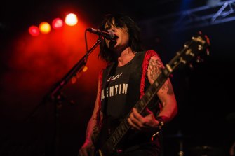 Sarah McLeod of The Superjesus drew songwriting inspiration from Oasis.