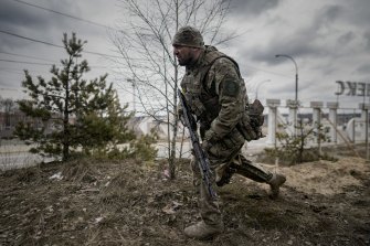 2014年弗拉基米爾·普京非法吞併克里米亞後，烏克蘭花了八年時間準備軍隊應對俄羅斯的入侵。