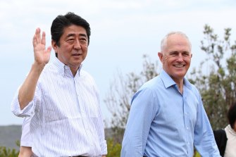 Shinzo Abe with Malcolm Turnbull walking Sydney’s South Head Heritage Trail in 2017.