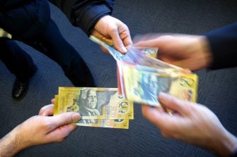 The federal government hopes to raise an extra $1.2 billion in income tax through a crackdown on personal income tax collections and the shadow economy.