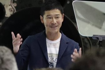 Japanese billionaire Yusaku Maezawa will be the first private passenger on a trip around the moon.