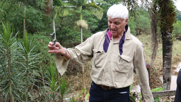 Bob Katter visits Innisfail in far north Queensland after ex-tropical cyclone Jasper.