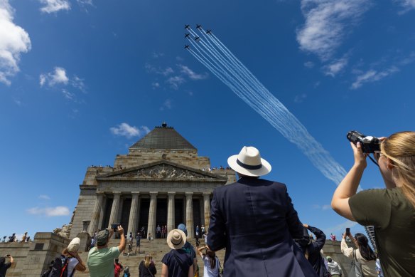 The Shrine to Sea bike path would begin at the Shrine of Remembrance.