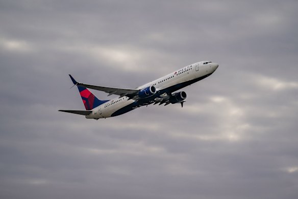 A number of people have been injured on a Delta flight from Los Angeles to Sydney encountered severe turbulence this morning.